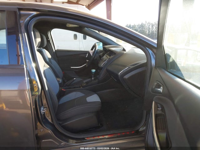 2017 FORD FOCUS ST 1FADP3L9XHL233912 Photo 4