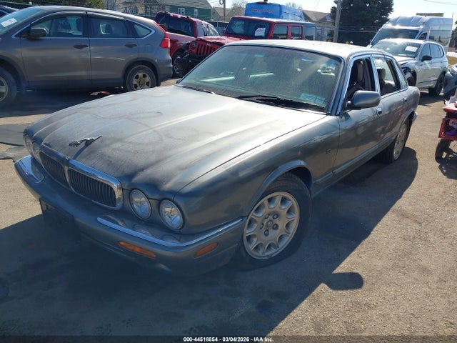 2002 JAGUAR XJ8 SAJDA14C72LF47748 Photo 1