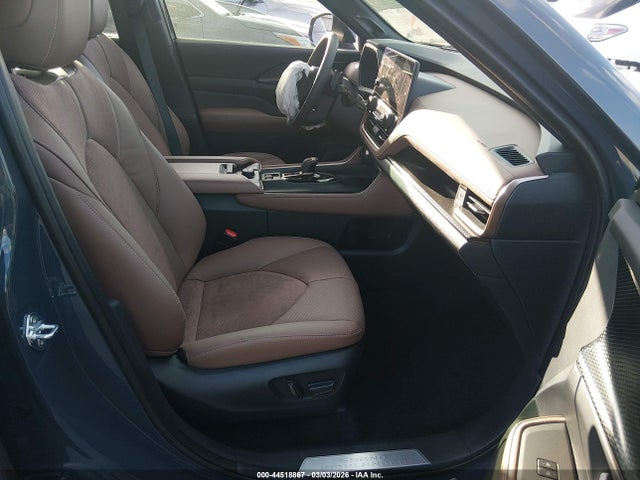 2025 Toyota Grand Highlander Hybrid Platinum Max მანქანა იყიდება აუქციონზე, vin: 5TDADAB53SS025384, აუქციონის ნომერი: 44518867