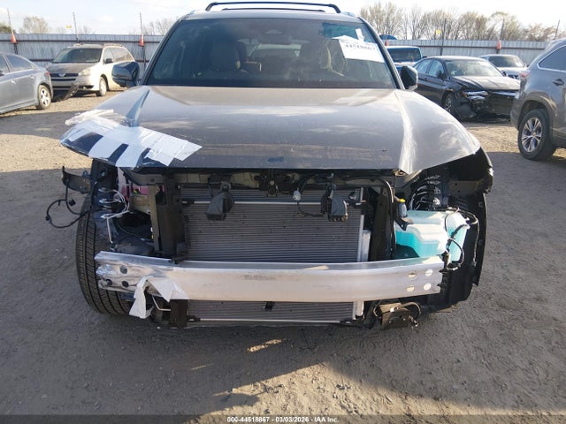 2025 Toyota Grand Highlander Hybrid Platinum Max მანქანა იყიდება აუქციონზე, vin: 5TDADAB53SS025384, აუქციონის ნომერი: 44518867