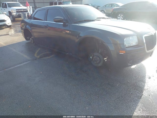 44518900 :رقم المزاد ، 2C3AA53G65H631317 vin ، 2005 Chrysler 300 Touring مزاد بيع
