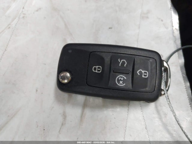 44519042 :رقم المزاد ، 1VWCN7A33DC134938 vin ، 2013 Volkswagen Passat 2.0l Tdi Sel Premium مزاد بيع