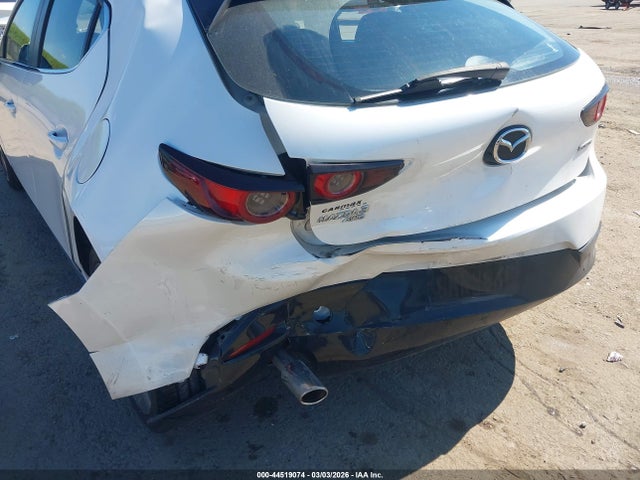 Продаж на аукціоні авто 2019 Mazda Mazda3 Preferred Package, vin: JM1BPBMM7K1143716, номер лоту: 44519074
