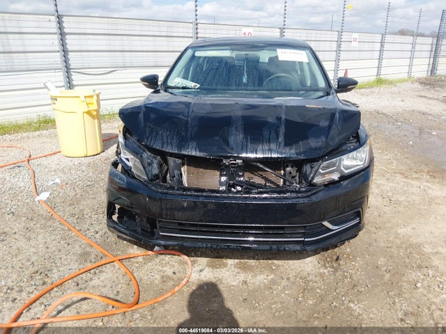Продаж на аукціоні авто 2016 Volkswagen Passat 1.8t S, vin: 1VWAT7A31GC008207, номер лоту: 44519084