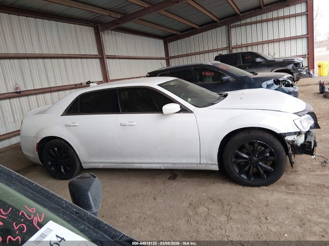 Продажа на аукционе авто 2016 Chrysler 300 Limited, vin: 2C3CCARG9GH176095, номер лота: 44519132