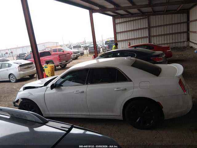 Продажа на аукционе авто 2016 Chrysler 300 Limited, vin: 2C3CCARG9GH176095, номер лота: 44519132