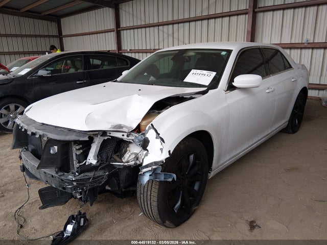 Продажа на аукционе авто 2016 Chrysler 300 Limited, vin: 2C3CCARG9GH176095, номер лота: 44519132