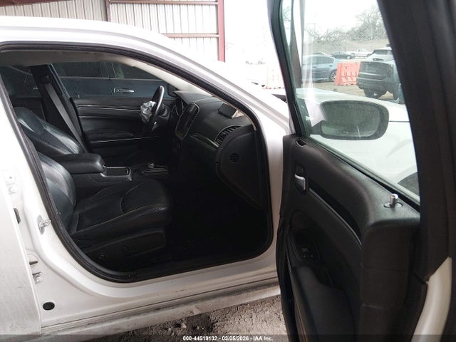 Продажа на аукционе авто 2016 Chrysler 300 Limited, vin: 2C3CCARG9GH176095, номер лота: 44519132