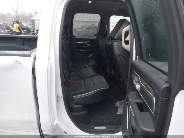 1C6SRFDT1LN227492 RAM 1500 Laramie 4x4 6&#039;4 Box