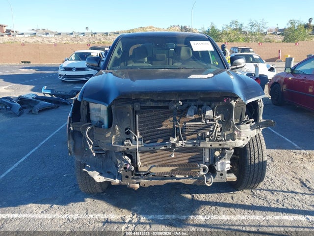 5TFCZ5AN0JX132677 Toyota Tacoma Trd Off Road