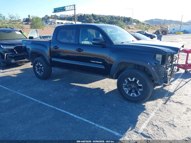 5TFCZ5AN0JX132677 Toyota Tacoma Trd Off Road