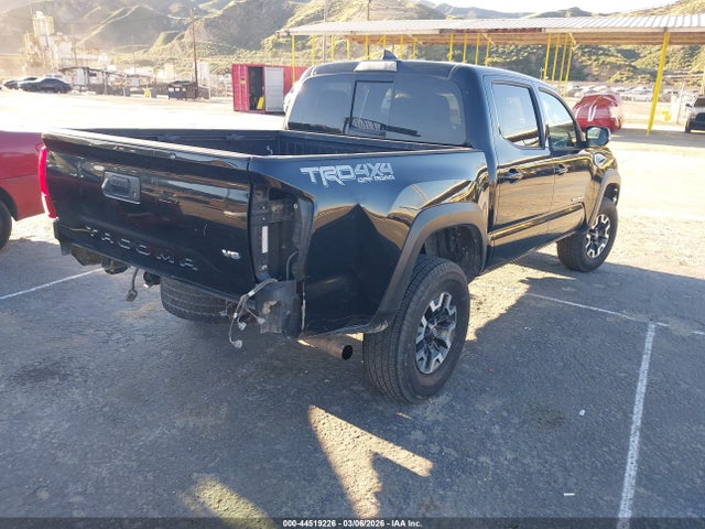 5TFCZ5AN0JX132677 Toyota Tacoma Trd Off Road