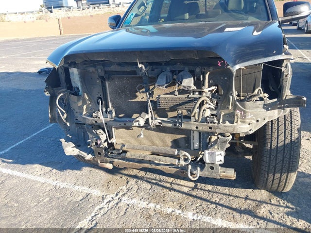 5TFCZ5AN0JX132677 Toyota Tacoma Trd Off Road