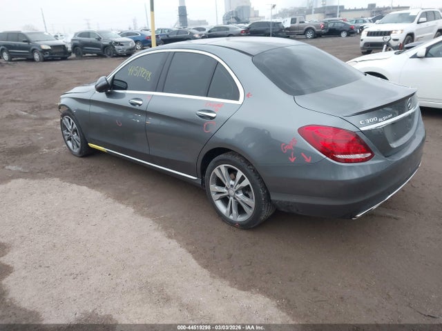 2018 MERCEDES-BENZ C 300 55SWF4KB6JU257180 Photo 2
