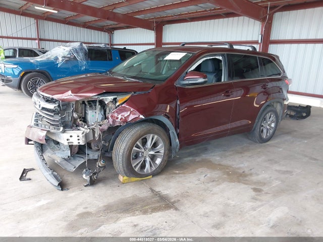 Toyota Highlander Le Plus V6 2015 5TDBKRFH4FS218260 Image 2