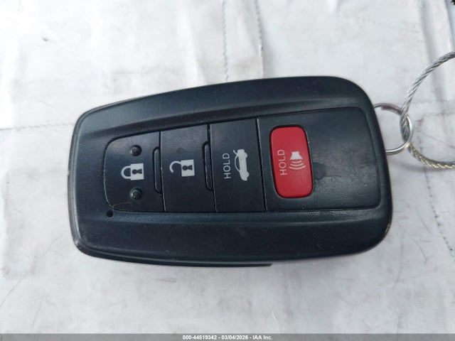 JTDEAMDE2MJ029404 Toyota Corolla Hybrid Le