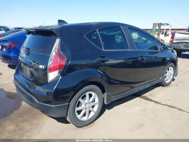 JTDKDTB37H1594940 Toyota Prius C One