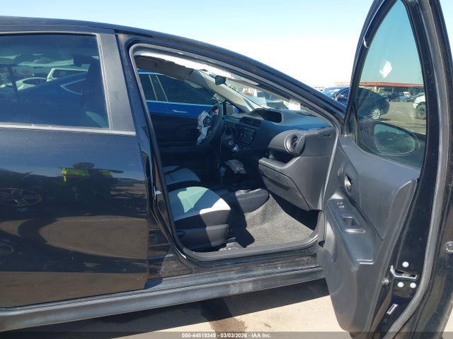JTDKDTB37H1594940 Toyota Prius C One