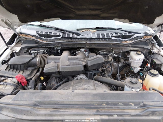 Ford F-350 Chassis Xl 2017 1FDRF3G66HED72745 Image 10