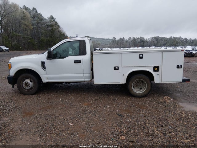 Ford F-350 Chassis Xl 2017 1FDRF3G66HED72745 Image 15