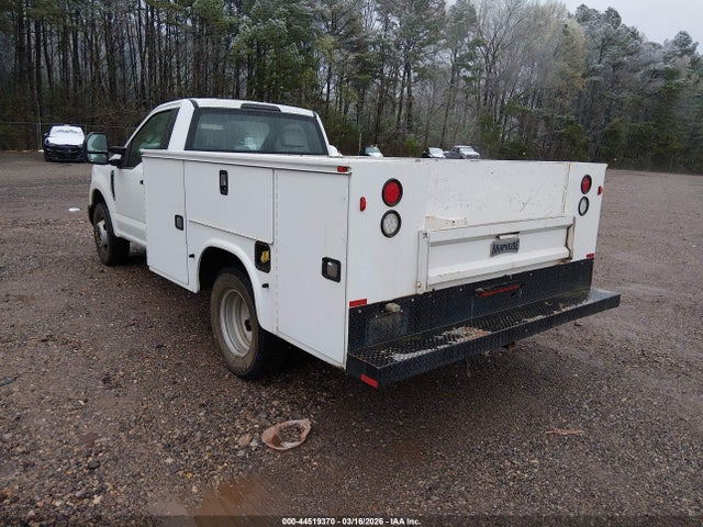 Ford F-350 Chassis Xl 2017 1FDRF3G66HED72745 Image 3