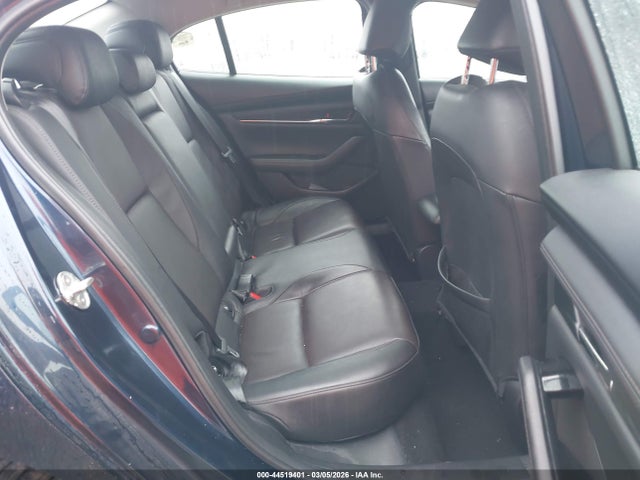 44519401 :رقم المزاد ، 3MZBPADL4NM312001 vin ، 2022 Mazda Mazda3 Premium مزاد بيع