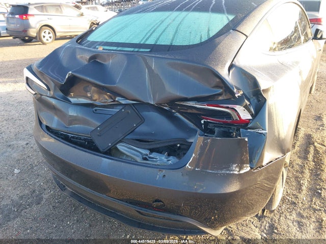 2025 TESLA MODEL 3 5YJ3E1EA7SF034947 Photo 5