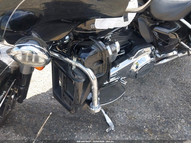 1HD1KED36HB626036 Harley-Davidson Flhtk Ultra Limited