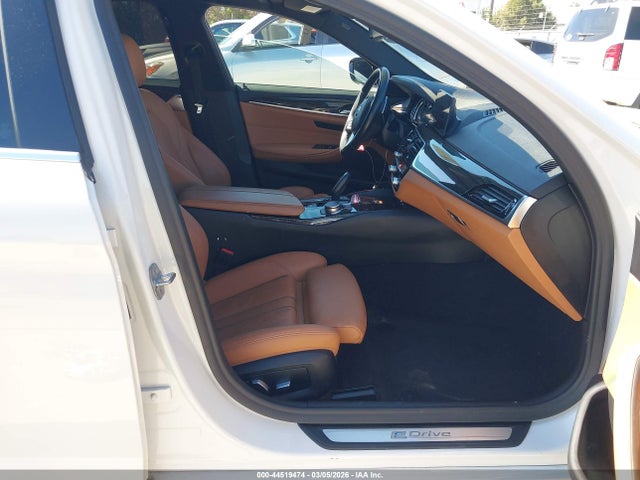 2018 Bmw 530e Iperformance მანქანა იყიდება აუქციონზე, vin: WBAJA9C56JB251301, აუქციონის ნომერი: 44519474