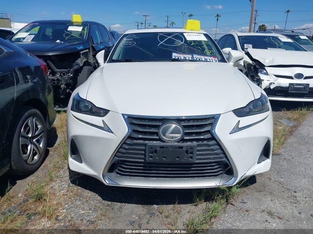 44519492 :رقم المزاد ، JTHBA1D28H5061200 vin ، 2017 Lexus Is 200t مزاد بيع