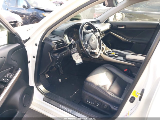 44519492 :رقم المزاد ، JTHBA1D28H5061200 vin ، 2017 Lexus Is 200t مزاد بيع