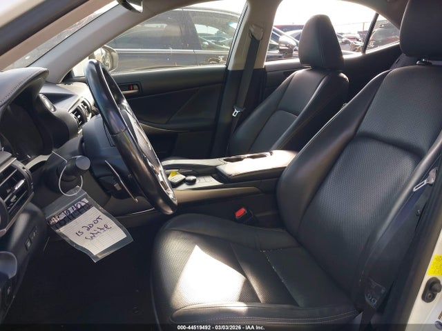 44519492 :رقم المزاد ، JTHBA1D28H5061200 vin ، 2017 Lexus Is 200t مزاد بيع