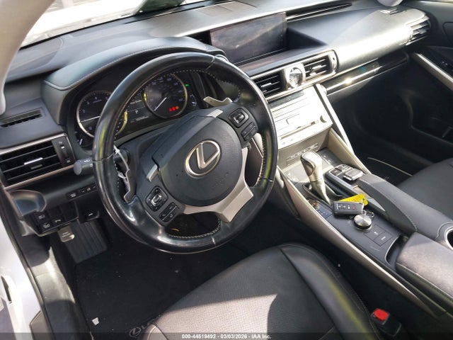 44519492 :رقم المزاد ، JTHBA1D28H5061200 vin ، 2017 Lexus Is 200t مزاد بيع