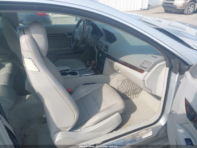 2011 MERCEDES-BENZ E 550 WDDKJ7CB9BF098382 Photo 4