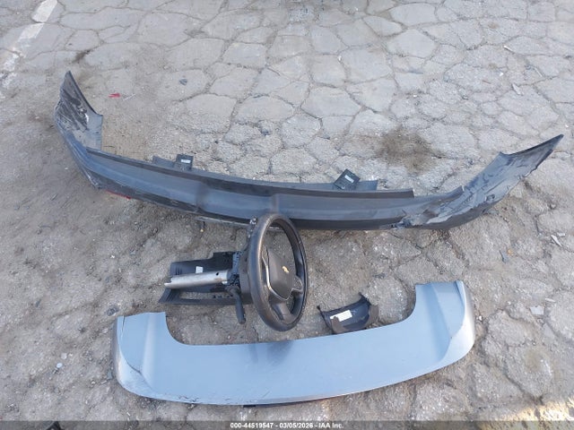 1GNERFKWXKJ118061 Chevrolet Traverse Ls