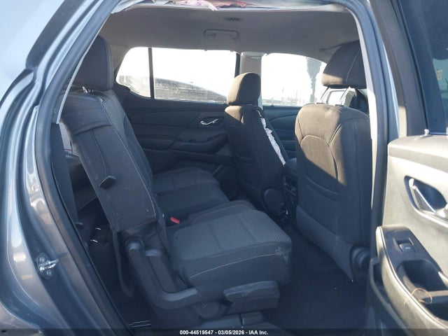 1GNERFKWXKJ118061 Chevrolet Traverse Ls