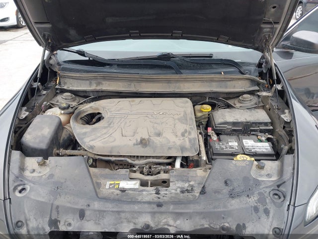 1C4PJLCS3FW601886 Jeep Cherokee Latitude