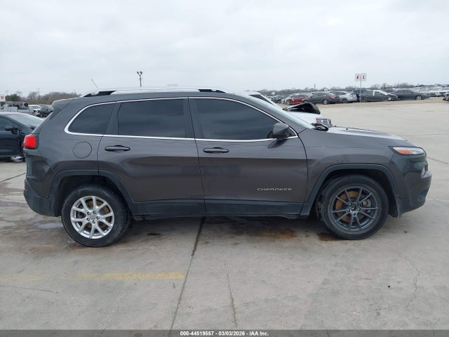 1C4PJLCS3FW601886 Jeep Cherokee Latitude