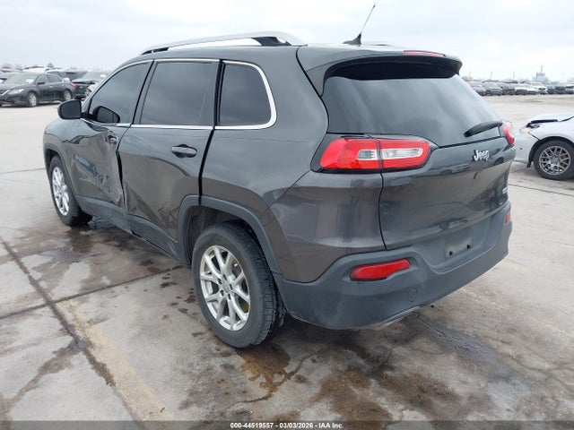 1C4PJLCS3FW601886 Jeep Cherokee Latitude