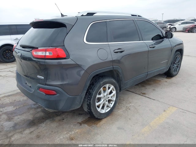 1C4PJLCS3FW601886 Jeep Cherokee Latitude