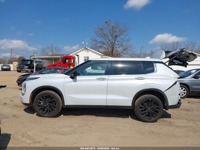 Продаж на аукціоні авто 2024 Mitsubishi Outlander Se Black Edition W/pano Roof S-awc, vin: JA4J4VA84RZ059243, номер лоту: 44519578