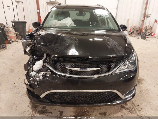 44519591 :رقم المزاد ، 2C4RC1BG5LR138917 vin ، 2020 Chrysler Pacifica Touring L مزاد بيع