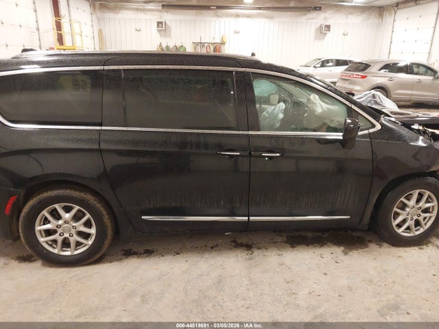 44519591 :رقم المزاد ، 2C4RC1BG5LR138917 vin ، 2020 Chrysler Pacifica Touring L مزاد بيع