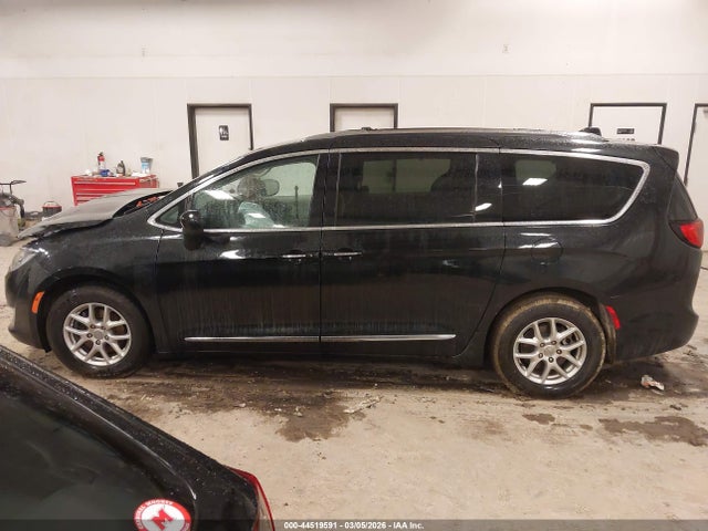 44519591 :رقم المزاد ، 2C4RC1BG5LR138917 vin ، 2020 Chrysler Pacifica Touring L مزاد بيع