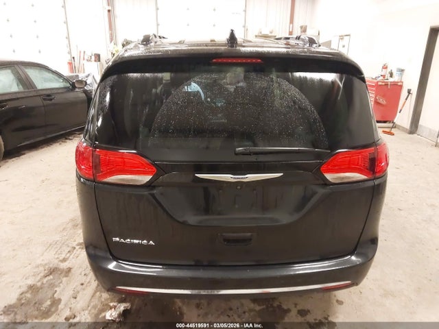 44519591 :رقم المزاد ، 2C4RC1BG5LR138917 vin ، 2020 Chrysler Pacifica Touring L مزاد بيع