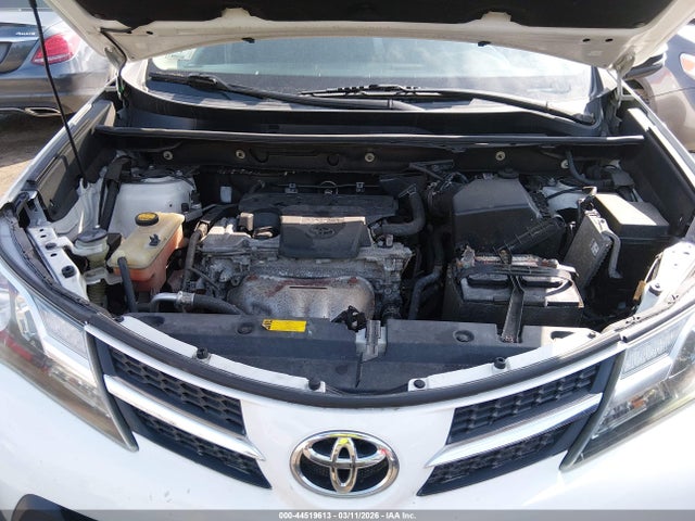 2T3RFREV4FW338424 Toyota Rav4 Xle