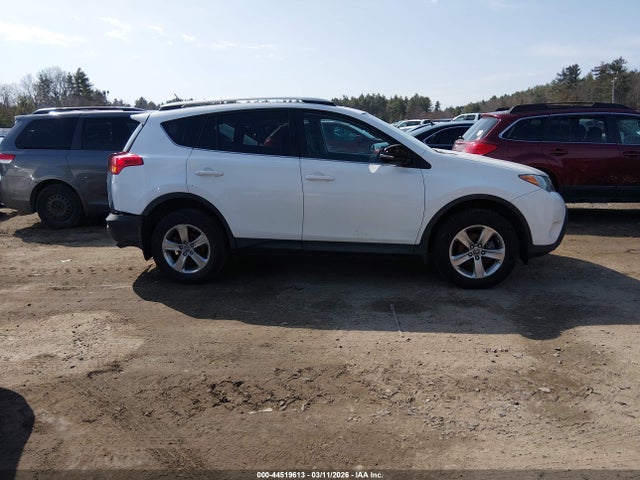 2T3RFREV4FW338424 Toyota Rav4 Xle