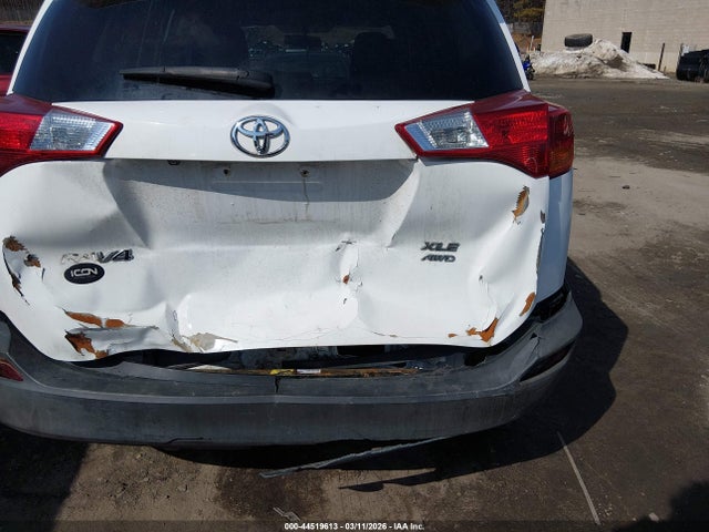 2T3RFREV4FW338424 Toyota Rav4 Xle