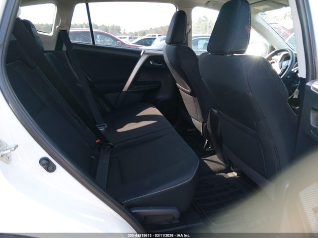 2T3RFREV4FW338424 Toyota Rav4 Xle