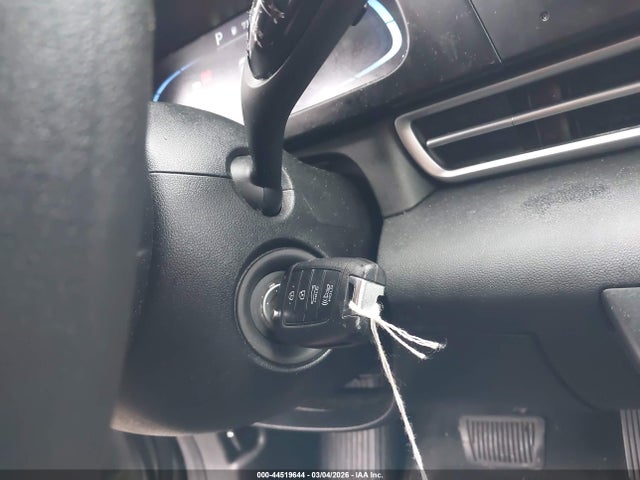 KMHLL4DGXSU865469 Hyundai ELANTRA SE